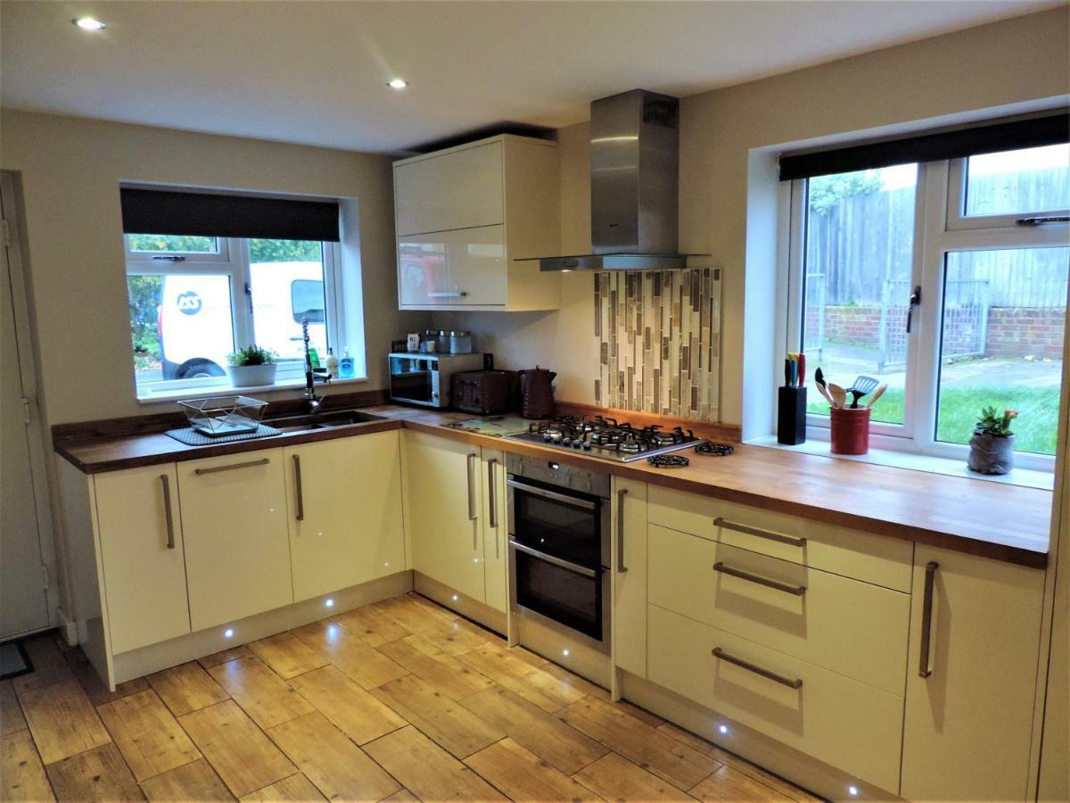 3 Bed Farnborough Air Accommodation Exterior foto